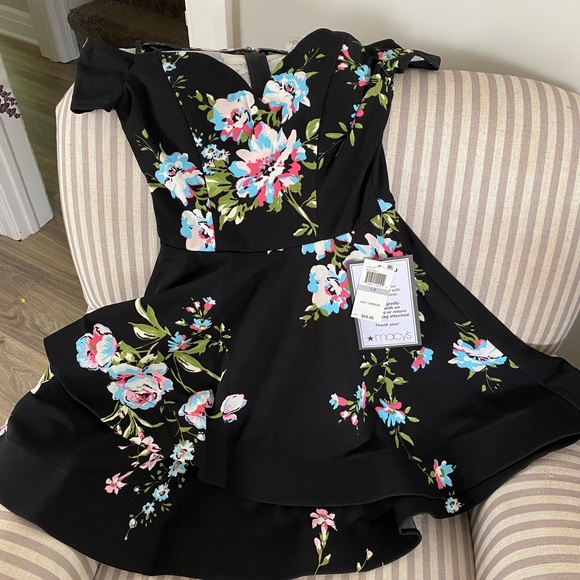 Women’s Formal Dress - Picture 2 of 3